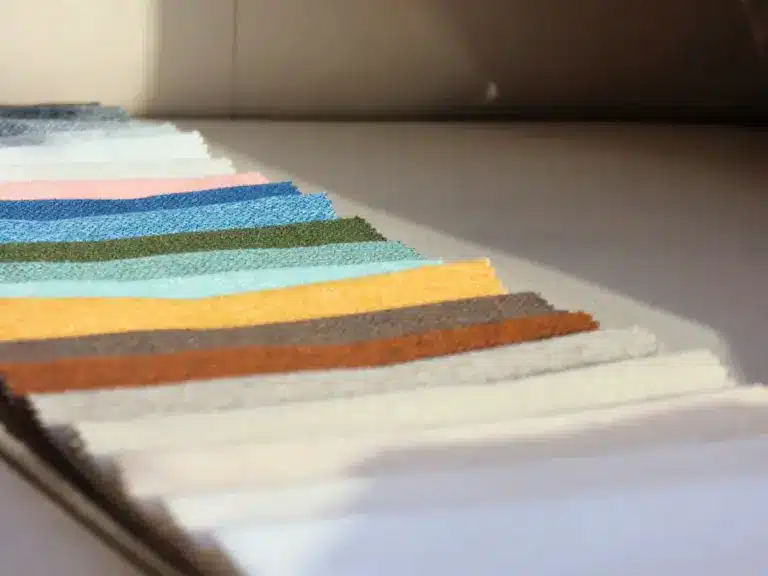 Las mejores telas para tapicería fabricadas por Alberto Ferre, empresa textil en España especializada en tejidos y telas al por mayor para decoración y mobiliario.