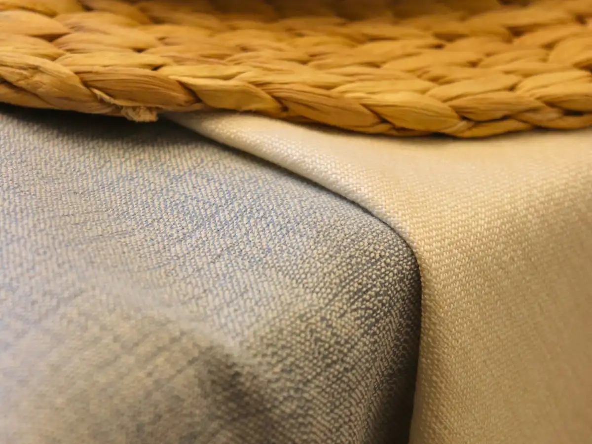 Tejido Jacquard para tapicería fabricado por Alberto Ferre, empresa textil en España especializada en telas y tejidos al por mayor.